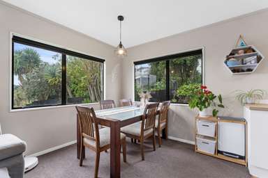 12 Dunrobbin Place_3