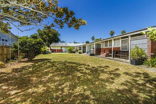 4/6 North Avenue Narrow Neck_2