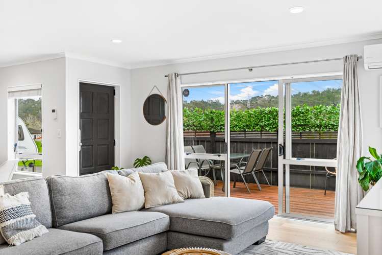 2/8 Crewe Close Albany_13