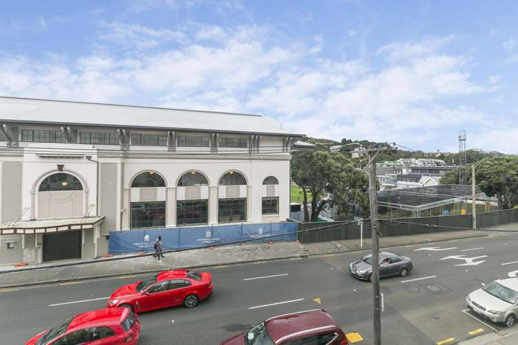 8/22 Sussex Street Mount Cook_11