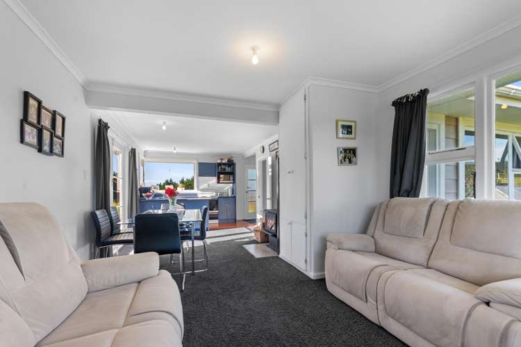 374 Riverside Road_4