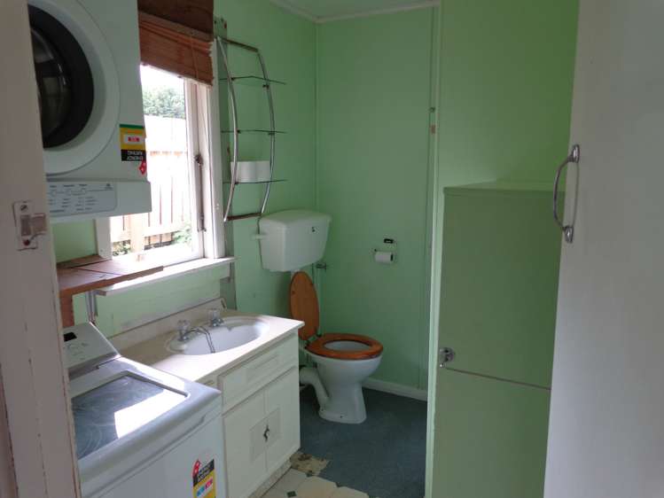 17 Rata Street Kaka Point_8