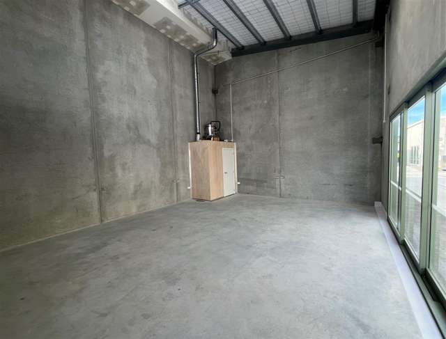 Unit 80, 41 Bouverie Street Petone_3