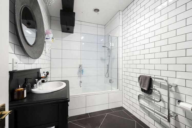 1/12 Little George Street Thorndon_12