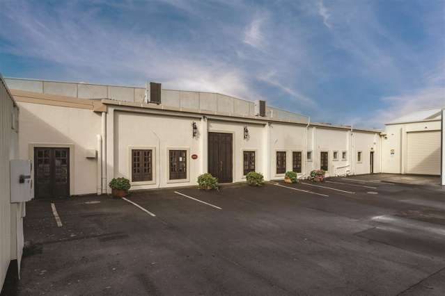 Character Showroom & Warehouse Opportunity