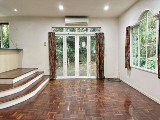 87 Gillies Avenue 1662_2