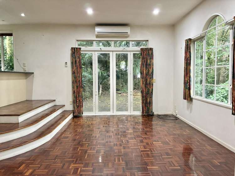 87 Gillies Avenue 1662_2