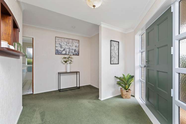 25 Hillcrest Road Otumoetai_11