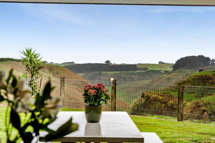 1326 State Highway 3 Manutahi_18