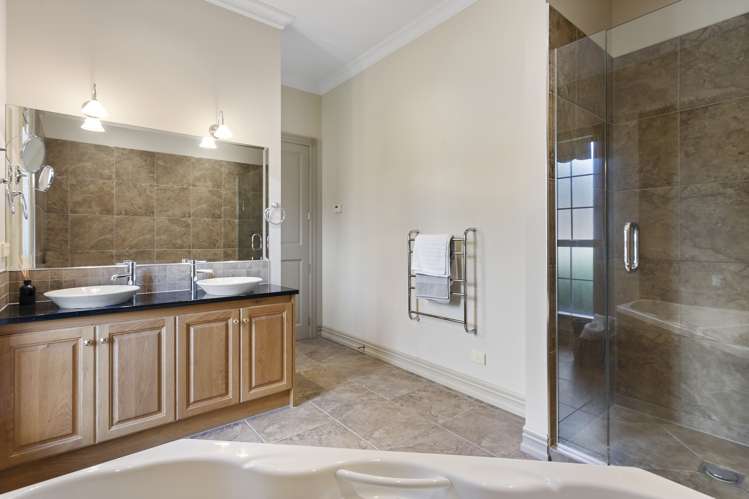 5 Grovenor Drive Orewa_13