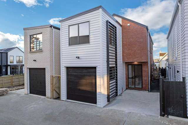 Standalone with Garage