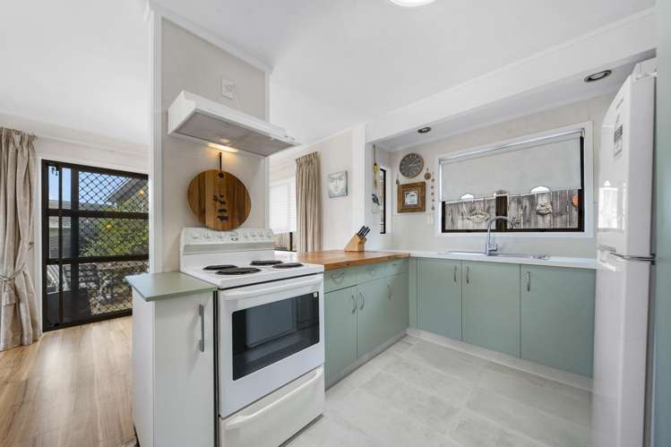 1/23 Diorella Drive Clover Park_9