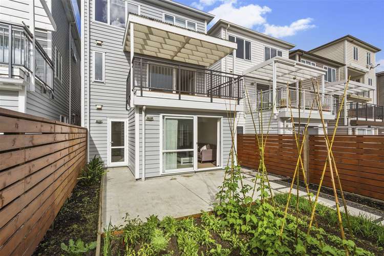 68 Arrowsmith Drive Flat Bush_10