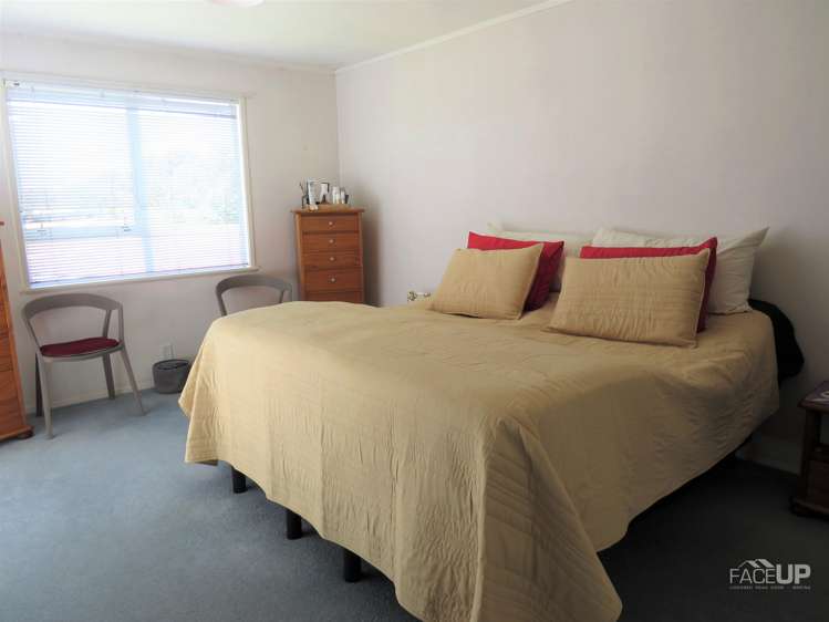 8 Miltonia Avenue Te Atatu South_7