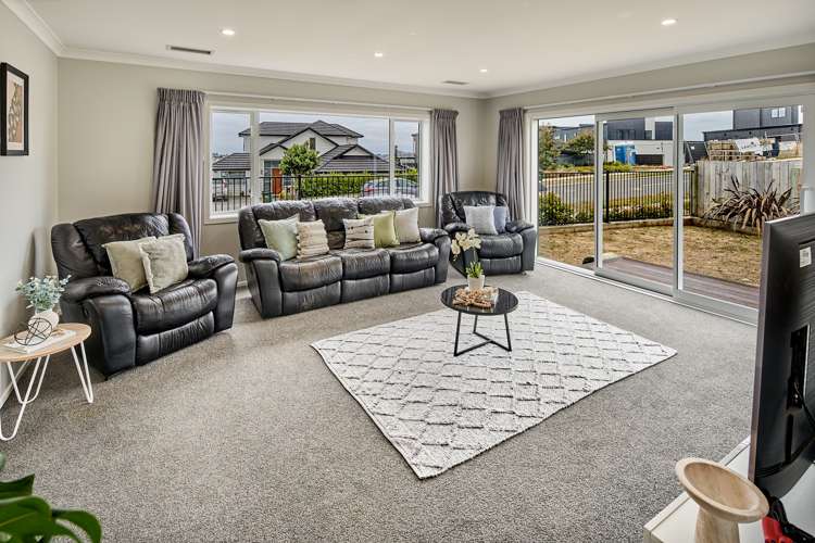 107 Queen Charlotte Drive Aotea_7