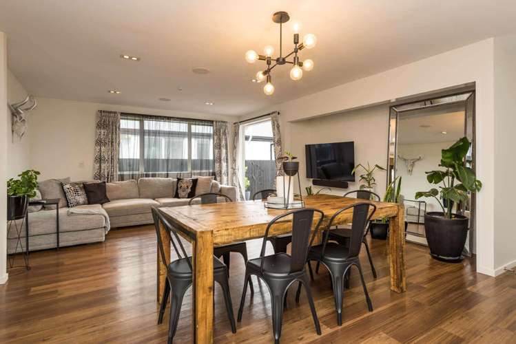 33 Reginald Street Burwood_5