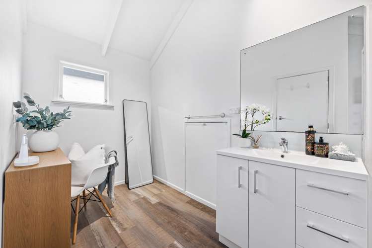 136 Tiroroa Avenue Te Atatu South_10