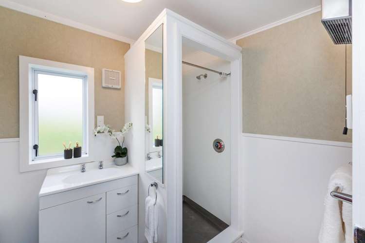 112 James Road Halcombe_16