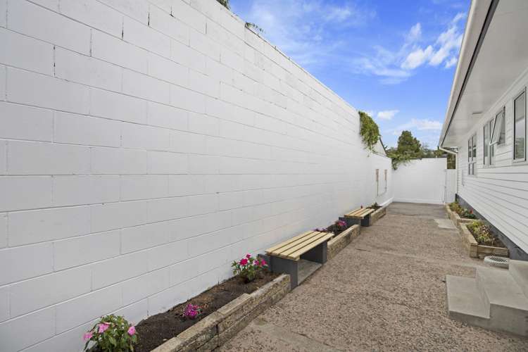 2 Edith Place Dinsdale_11