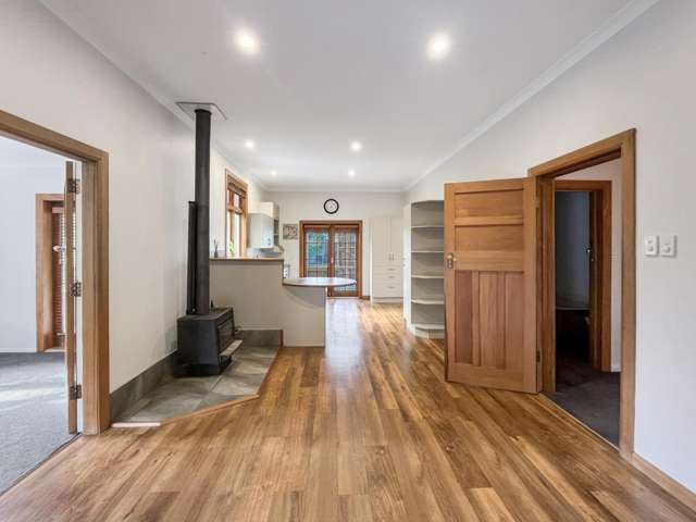 10 Stanley Avenue 10930_2