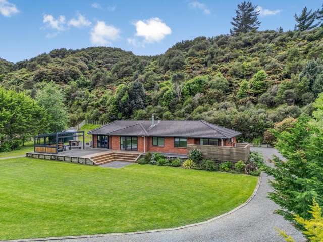 60 Brookfield Lane Wainuiomata_4