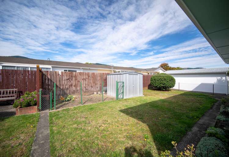 27 Kipling Crescent Stoke_22