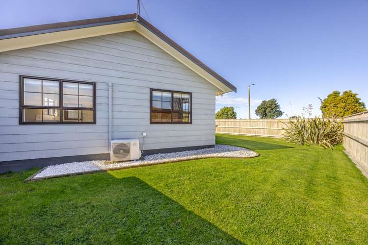 42 Atherfold Crescent Greenmeadows_18