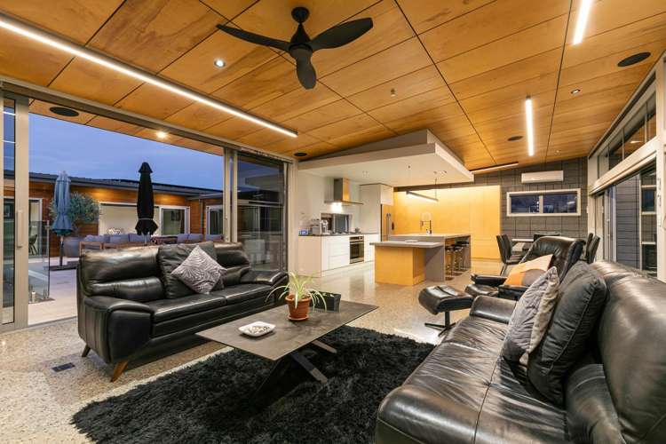 23 Mountain View Drive Wanaka_10