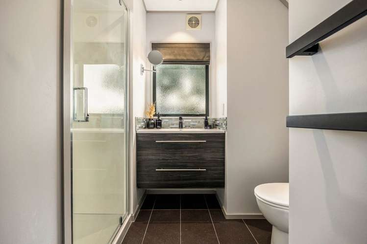 8 Higgs Road Mt Wellington_17