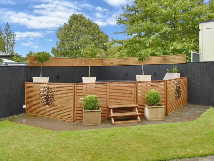 19 Springbrook Lane Northwood_22