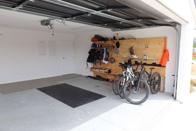 12 Hebbard Court Albert Town_12