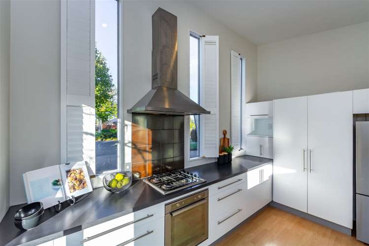 15 Riverwood Boulevard Redwood_7