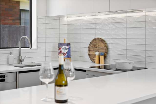 6/18 Albert Road Kelston_4