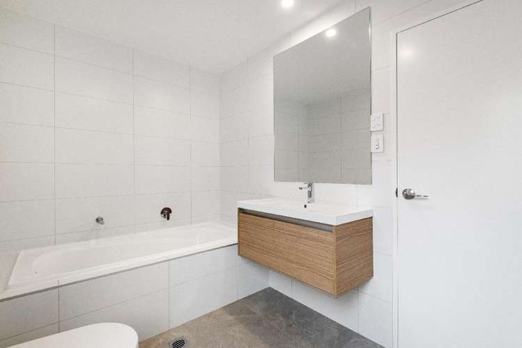 14 Te Toka a Whenua Ave Three Kings_15
