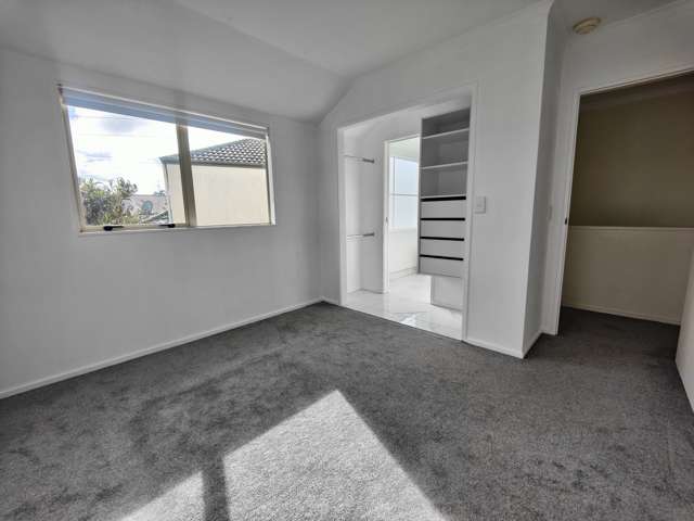 7 Ksenia Drive Flat Bush_2