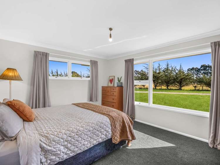 5 Eastwick Lane Eyrewell_17