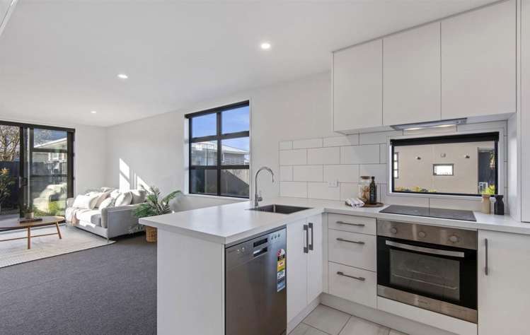 2/68 Barbour Street_2