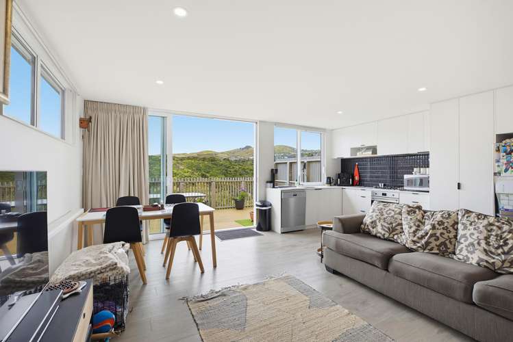 21/6 Bushland Grove Paparangi_6