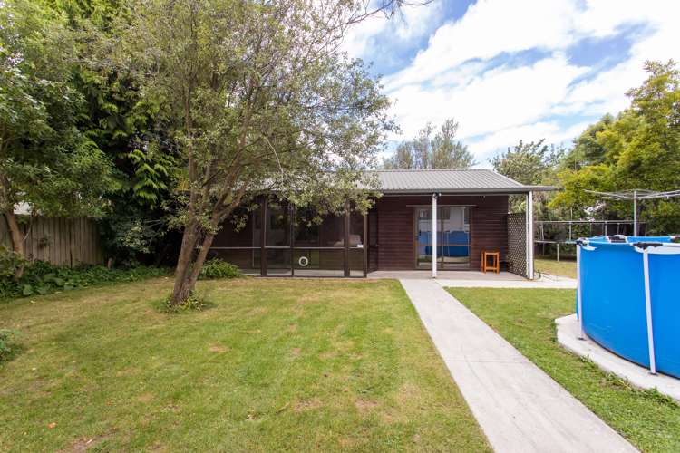 43 Banks Avenue Dallington_21