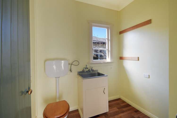 37 Totara Street Ravensbourne_14