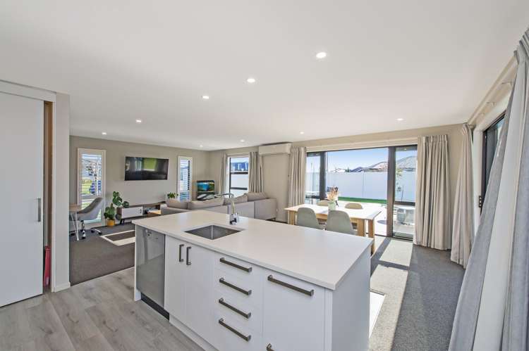 32 Temple Avenue Lincoln_5