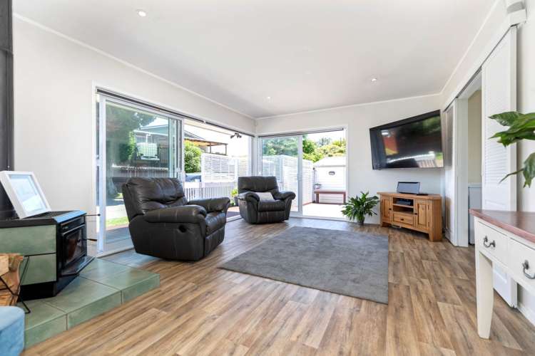 11 Lakeside Drive Pahurehure_8