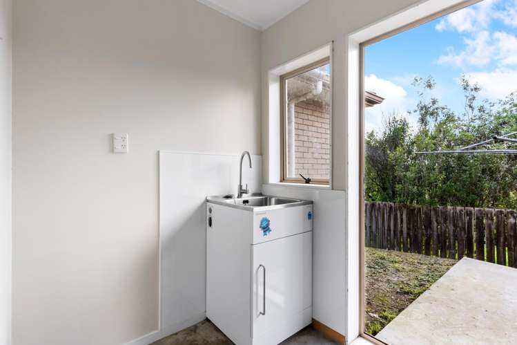 10 Mili Way Ranui_13