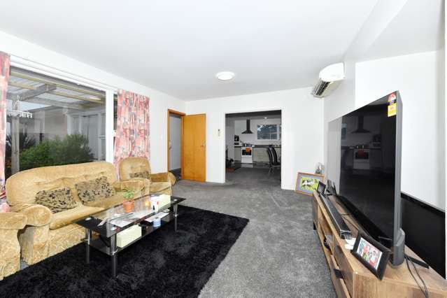 39 Kathleen Crescent Hornby_2