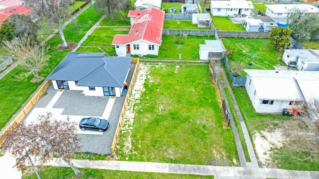 60 Stillwater Place and 30 Monowai Place Westbrook_2