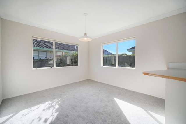 2/12 Astoria Place 10690_3