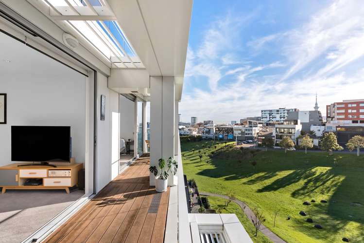 411/15 Rendall Place Eden Terrace_15