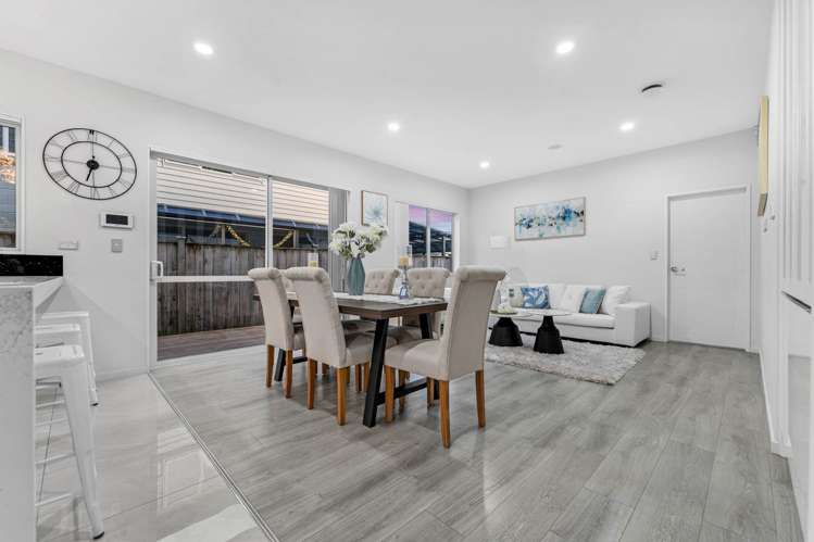 21 Horsefields Drive Flat Bush_12