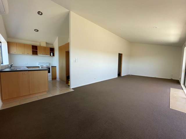 2/76 Target Road Totara Vale_1