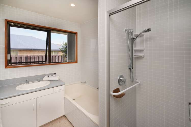 4 Seadown Crescent Amberley_10